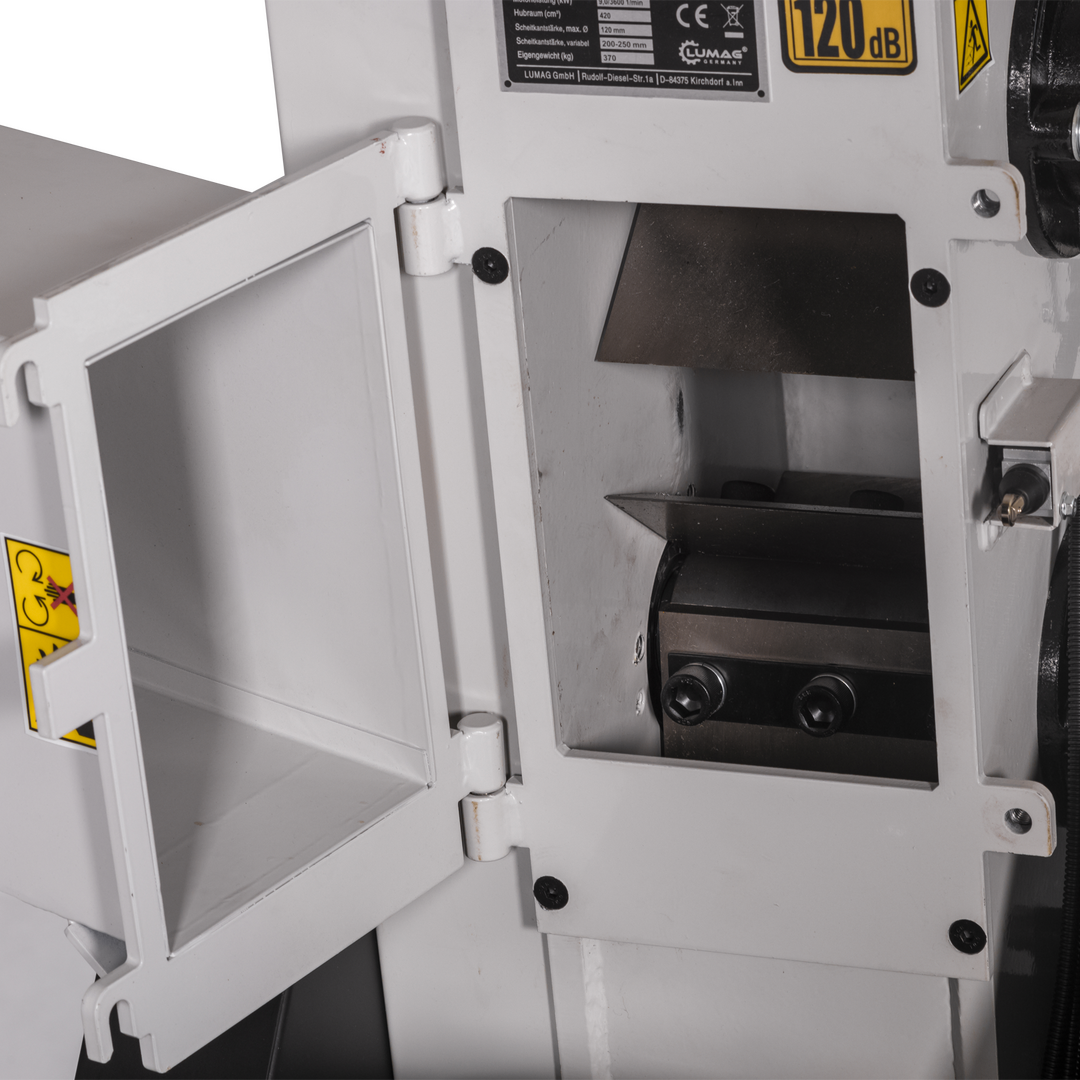 LUMAG RAMBO-HM200 – Holzhacker mit Benzin-Motor zur Herstellung von Brennholz